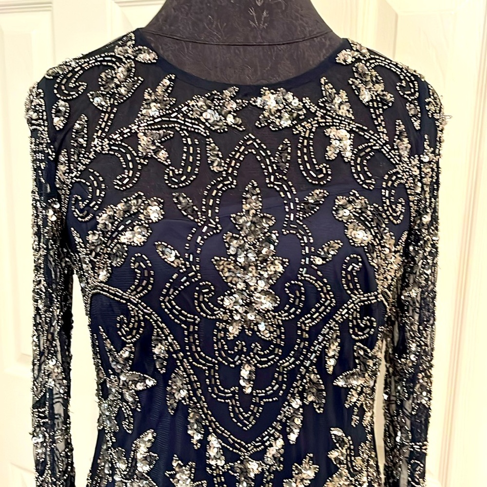Adrianna Papell Long Formal Beaded Gown in Midnight Blue SZ 10  New w Tags